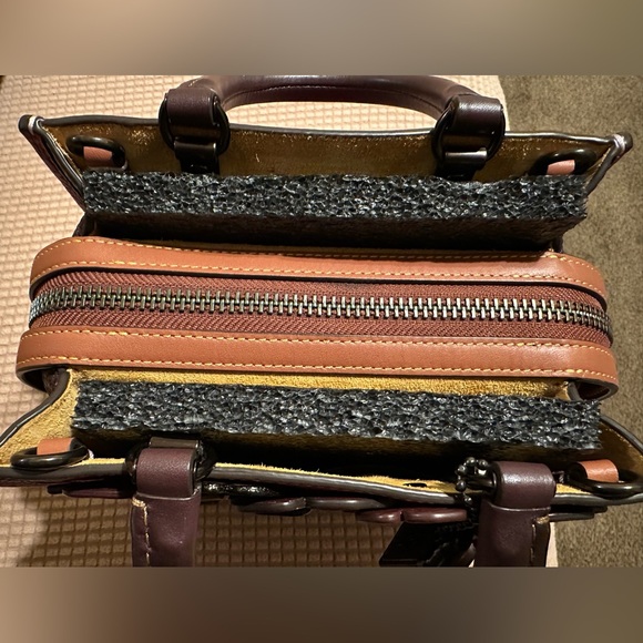 Coach Rogue 20 with Tea Roses - by Coach Create - Picture 7 of 9